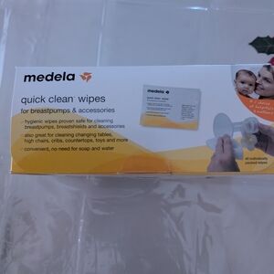 Medela Quick Clean Wipes - White and Yellow Packaging